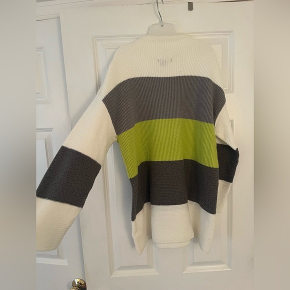 Blyse Spenard Sweater - Picture 5 of 6